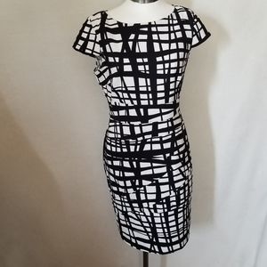 Established 1962 White Black Geometric Sheath Dres